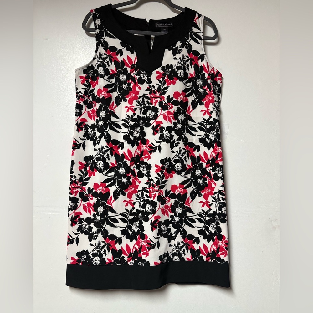 Jessica Howard Black and Red Floral Pattern Dress. NWOT